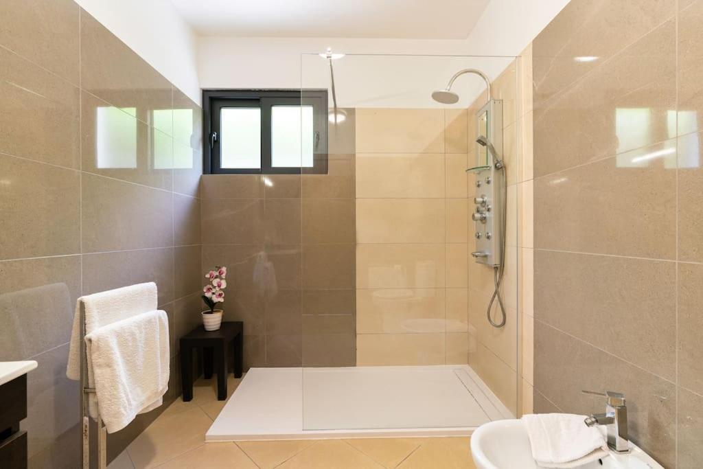 Villa Casa Mia, A Dream Spot With Heated Pool Arco da Calheta  Exterior foto
